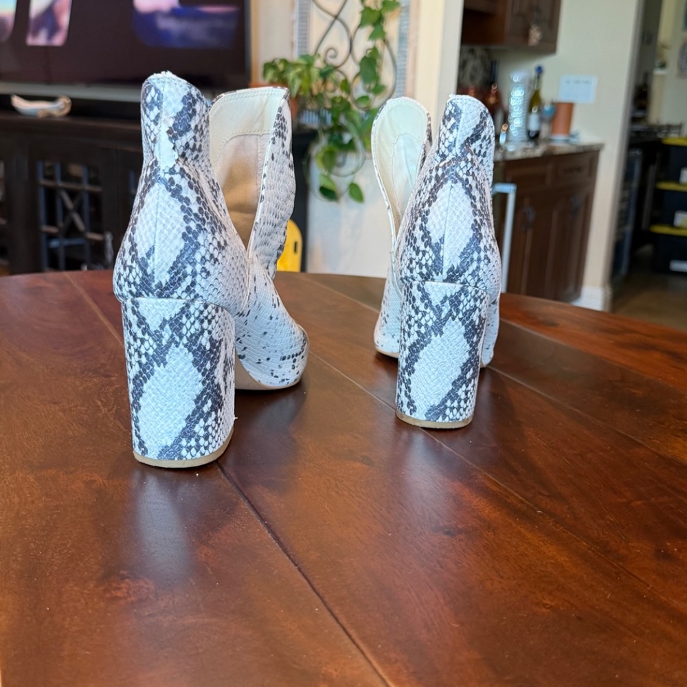 Steve Madden Rookie Booties - Picture 2 of 4